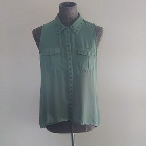 {Charolette Russe}Green Hi Lo Button Down Tank